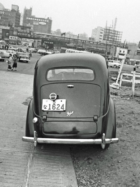 (04-1d)(096-35) 1949-53 Ford Prefect(E493A) 4dr Saloon.jpg